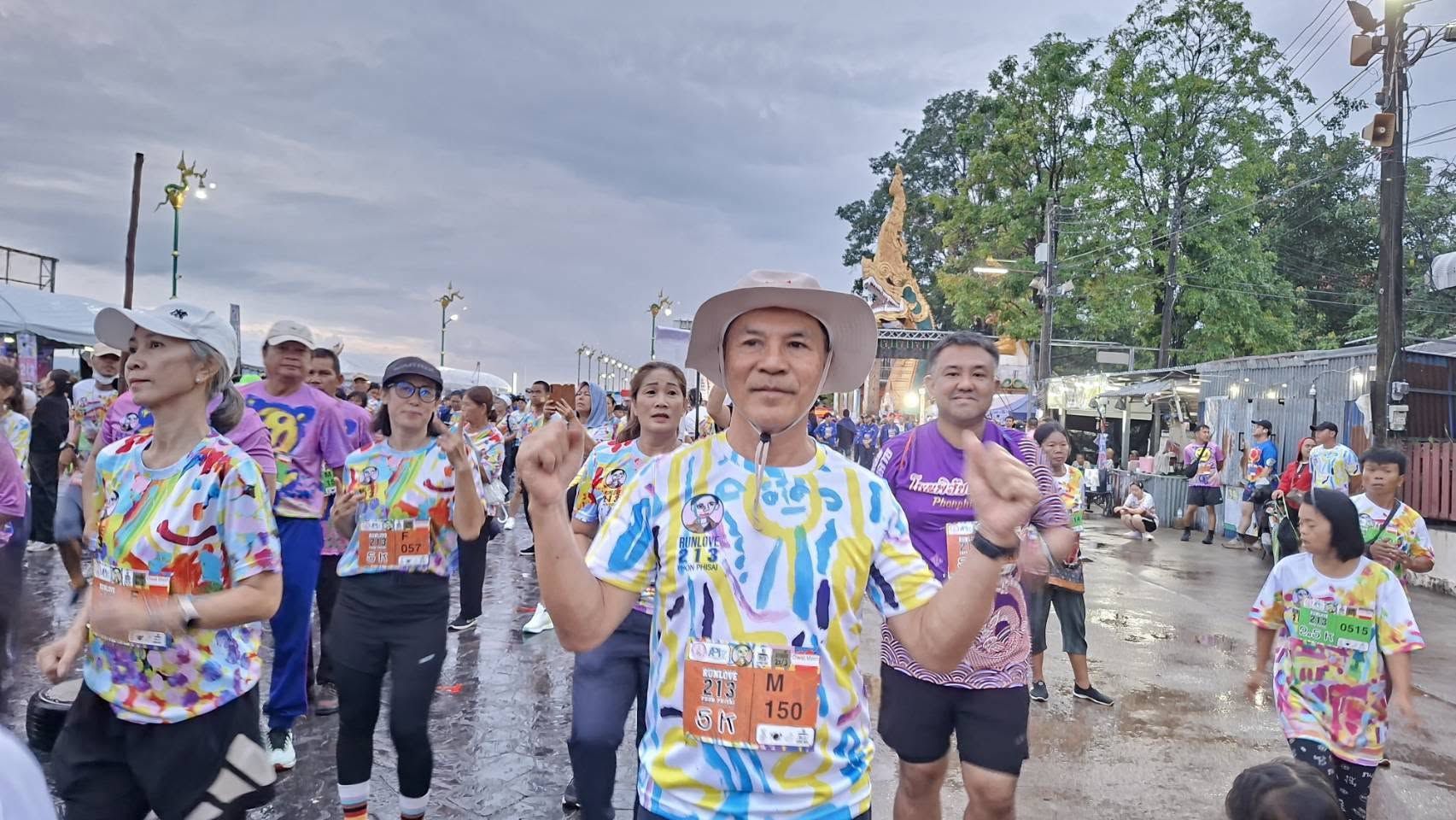 วันนี้(26/7/69) เวลา 05.00 น. นายประจักษ์  อภัยภักดิ์ นายกเทศมนตรีตำบลวัดหลวง  นางสาวธัญญารัตน์ บุรวัฒน์  สมาชิกสภาเทศบาลตำบลวัดหลวง เขต 2 นางจุฑามาศ ผาตินันท์  หัวหน้าสำนักปลัด นางนภัสพรรณ วงศ์กูล ผู้อำนวยการกองสวัสดิการสังคม นางสาวอุบลรัตน์ ศรีจันทร์ คร