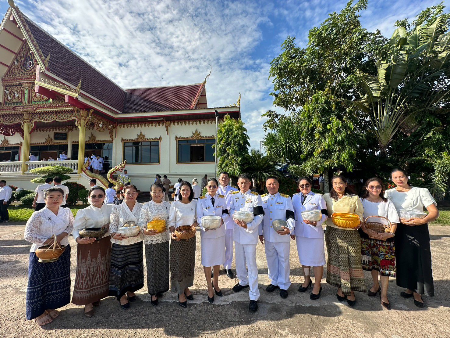 นอังคารที่ 13 ตุลาคม 2569 เวลา 07.30 น. เทศบาลตำบลวัดหลวง นำโดยนายประจักษ์ อภัยภักดิ์ นายกเทศมนตรีตำบลวัดหลวง พร้อมบุคลากรในสังกัดเข้าร่วมกิจกรรมในวันนวมินทรมหาราช กับส่วนราชการต่างๆ ในพื้นที่ซึ่งตรงกับวันที่ 13 ตุลาคม ของทุกปี ณ วัดจอมนาง ต.จุมพล อ.โพนพิ