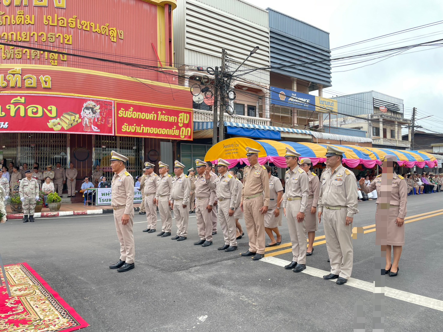 ท่านายกประจักษ์ อภัยภักดิ์  ท่านปลัดใหม่  จงสีหา พร้อมคณะผู้บริหาร และหัวหน้าส่วนราชการ เทศบาลตำบลวัดหลวง ร่วมงานถวายพวงมาลา แด่ พระยาสุนทรธรรมมธาดา ที่ อำเภอโพนพิสัย