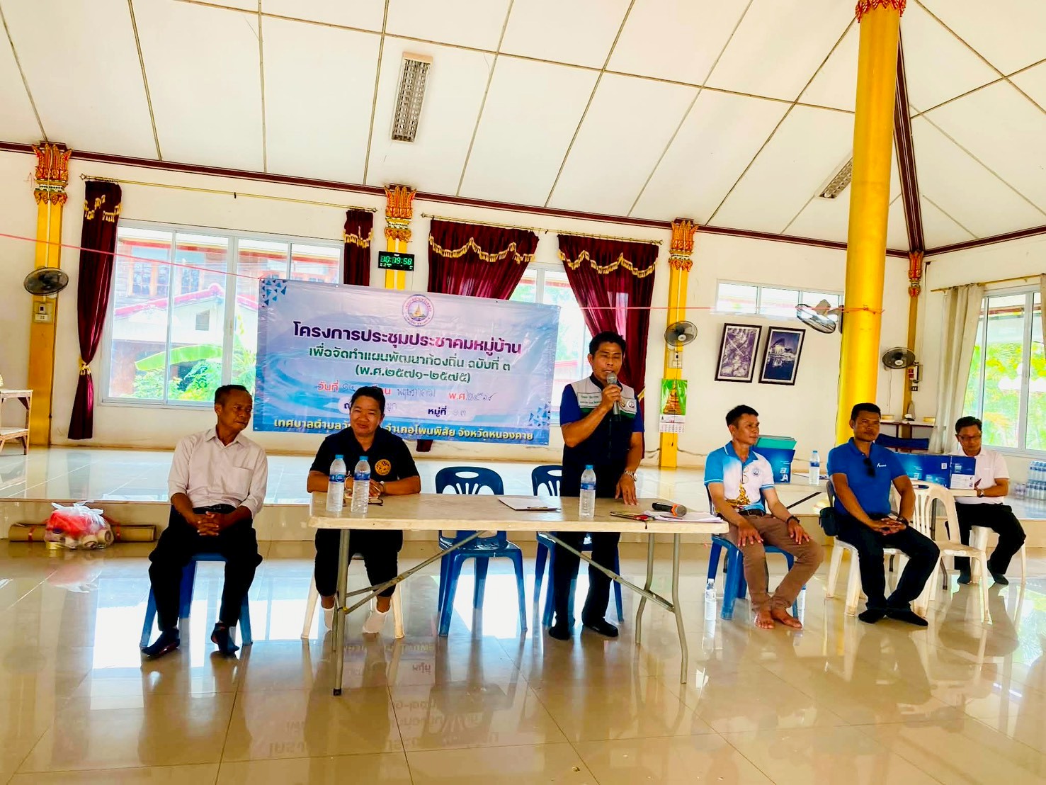 เทศบาลตำบลวัดหลวง  ออกโครงการประชุมประชาคมหมู่บ้าน 4/13/14/12 นำโดย ท่านนายกเทศมนตรีตำบลวัดหลวง นายประจักษ์ อภัยภักดิ์ และคณะผู้บริหาร สท.เขต 1-2 พร้อมท่าน ปลัด ทต.วัดหลวง นายใหม่ จงสีหา พร้อม หัวหน้าส่วนราชการ เพื่อจัดทำแผนพัฒนา ฉบับที่ 3 -2571-2575