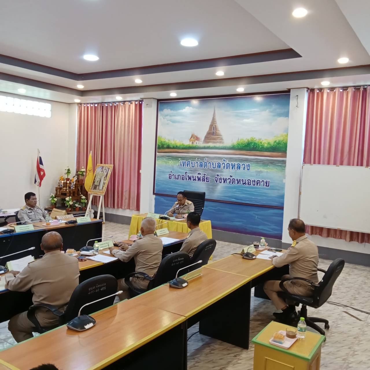 ระเบียบวาระการประชุมสภาเทศบาลตำบลวัดหลวง ครั้งแรก วันพุธ ที่ 6 พ.ค. 2569 เรื่อง การเลือกประธานสภาเทศบาลตำบลวัดหลวง/รองประธานสภาฯ/เลขานุการฯ/ ท่านนายอำเภอโพนพิสัย นายมนตรี  จารุธำรง ปฏิบัติราชการแทนผู้ว่าราชการจังหวัดหนองคาย เพื่อให้นายอำเภอโพนพิสัยลงนามแต