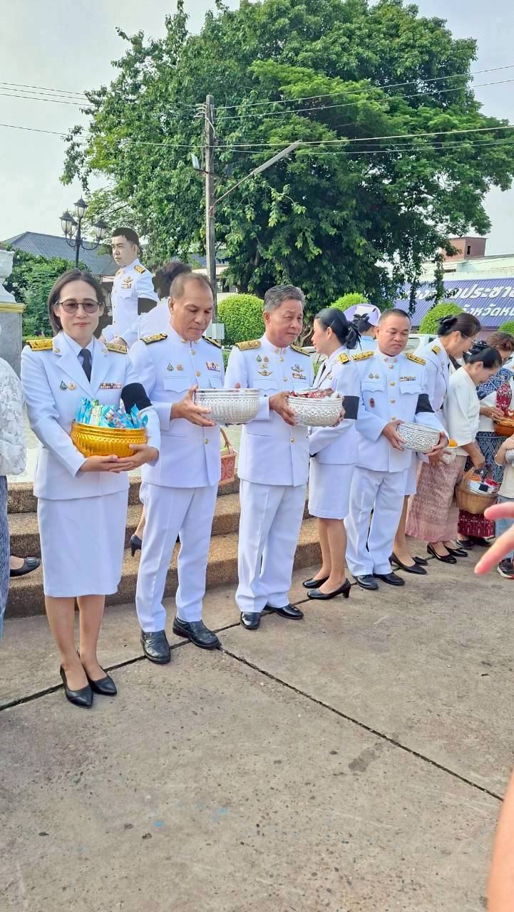 เทศบาลตำบลวัดหลวง พร้อมคณะผู้บริหาร เจ้าหน้าที่ หัวหน้าส่วนเข้าร่วม งานวันเฉลิมพระชนพรรณษาสมเด็จพระนางเจ้าสุทิดาฯ. วันที่ 3 มิถุนายน 2569