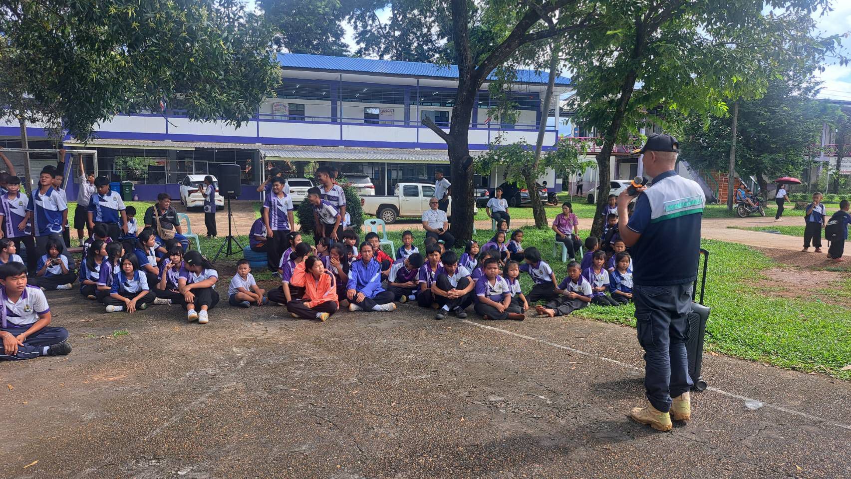 ซ้อมแผนอัคีภัยในสถานศึกษาโรงเรียนบ้านดงกำพี้ นำโดยนักป้องกันบรรเทาสาธารณะภัยชำนาญการ และเจ้าหน้าที่ทุกท่าน