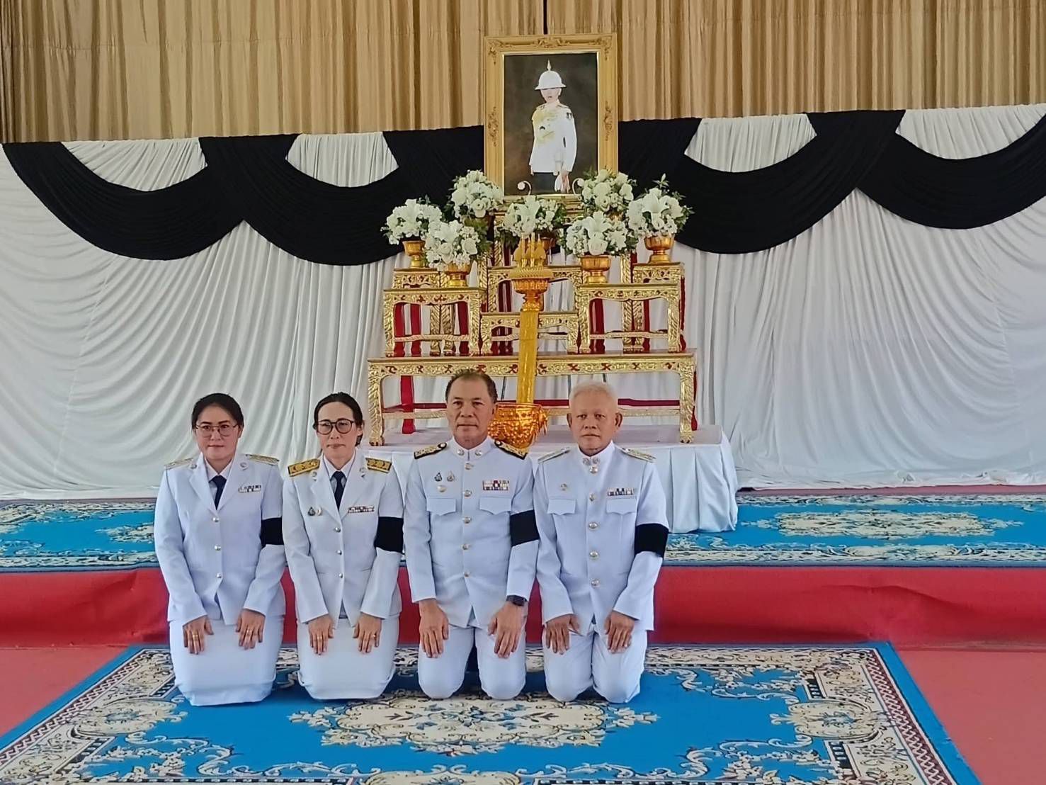 ท่านนายกประจักษ์  อภัยภักดิ์ พร้อมหัวหน้าส่วนราชการ เทศบาลตำบลวัดหลวง  ร่วมพิธีถวายน้ำสรงและถวายสักการะพระศพ สมเด็จพระเจ้าลูกเธอ เจ้าฟ้าพัชรกิติยาภา  ฯ. ในวันอาทิตย์ 14 มิถุนายน 2569 ที่หอประชุมอำเภอโพนพิสัย จังหวัดหนองคาย