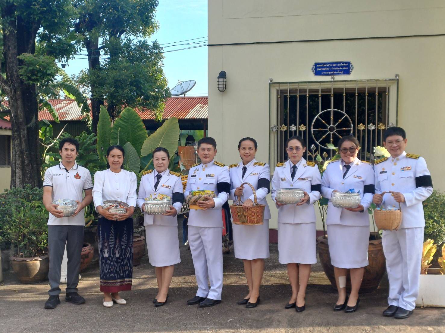 นอังคารที่ 13 ตุลาคม 2569 เวลา 07.30 น. เทศบาลตำบลวัดหลวง นำโดยนายประจักษ์ อภัยภักดิ์ นายกเทศมนตรีตำบลวัดหลวง พร้อมบุคลากรในสังกัดเข้าร่วมกิจกรรมในวันนวมินทรมหาราช กับส่วนราชการต่างๆ ในพื้นที่ซึ่งตรงกับวันที่ 13 ตุลาคม ของทุกปี ณ วัดจอมนาง ต.จุมพล อ.โพนพิ